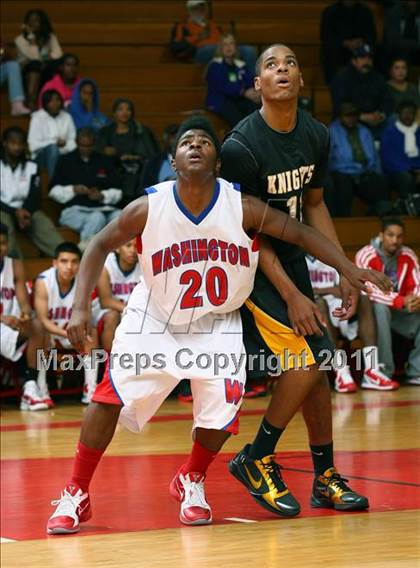 Thumbnail 2 in Washington vs. Bishop Montgomery (Sea Hawk Classic Championship Game) photogallery.