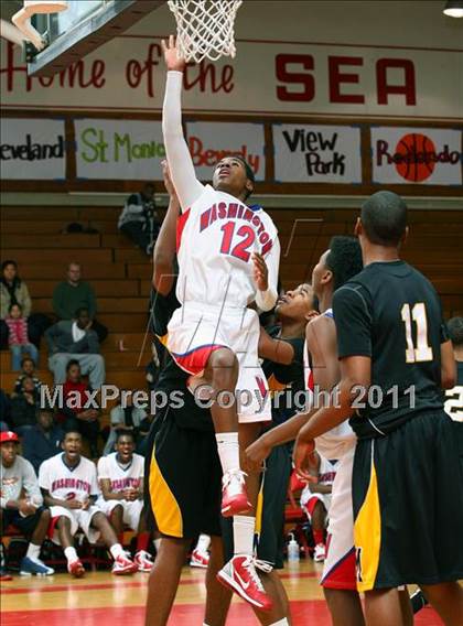 Thumbnail 2 in Washington vs. Bishop Montgomery (Sea Hawk Classic Championship Game) photogallery.