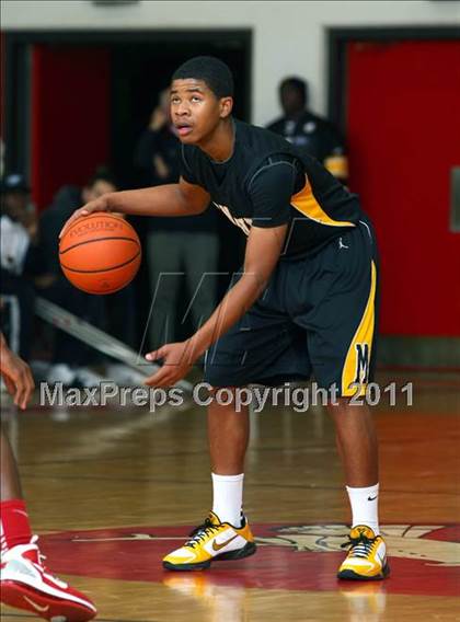 Thumbnail 2 in Washington vs. Bishop Montgomery (Sea Hawk Classic Championship Game) photogallery.