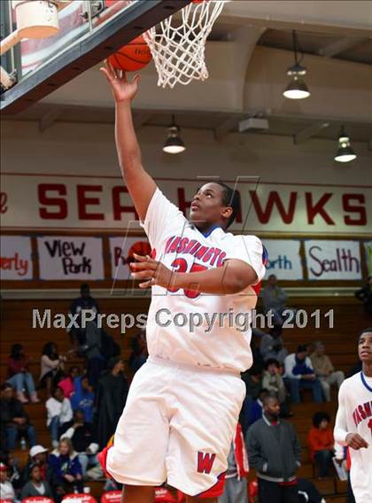 Thumbnail 3 in Washington vs. Bishop Montgomery (Sea Hawk Classic Championship Game) photogallery.