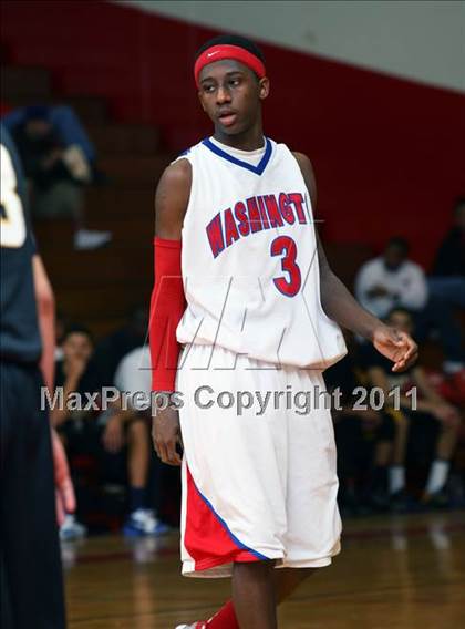 Thumbnail 2 in Washington vs. Bishop Montgomery (Sea Hawk Classic Championship Game) photogallery.