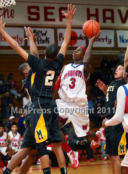 Thumbnail 2 in Washington vs. Bishop Montgomery (Sea Hawk Classic Championship Game) photogallery.