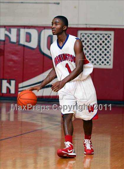 Thumbnail 1 in Washington vs. Bishop Montgomery (Sea Hawk Classic Championship Game) photogallery.