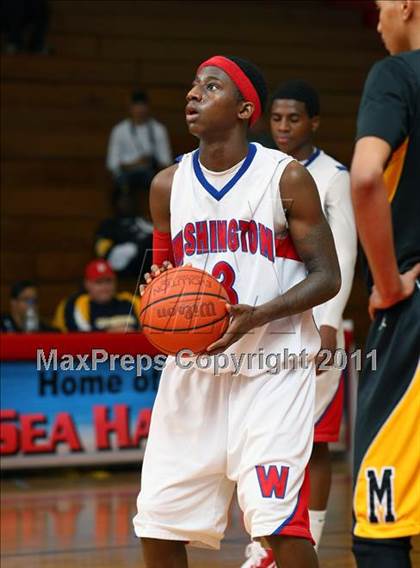 Thumbnail 2 in Washington vs. Bishop Montgomery (Sea Hawk Classic Championship Game) photogallery.