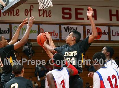 Thumbnail 3 in Washington vs. Bishop Montgomery (Sea Hawk Classic Championship Game) photogallery.