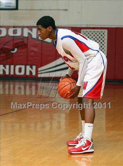 Thumbnail 3 in Washington vs. Bishop Montgomery (Sea Hawk Classic Championship Game) photogallery.