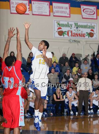 Thumbnail 2 in Austin-East @ Gatlinburg-Pittman photogallery.