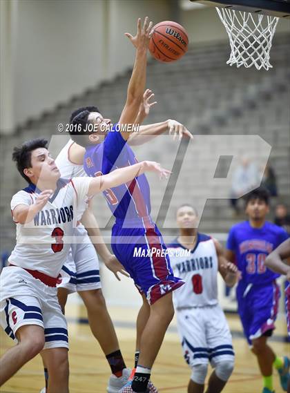 Thumbnail 2 in San Antonio Memorial vs Cornerstone Christian (SAISD Inivtational) photogallery.