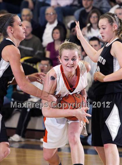 Thumbnail 3 in Clarion Area vs. Homer-Center (PIAA Class A First Round) photogallery.