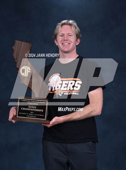 Thumbnail 2 in Hilmar vs South Pasadena (CIF Division 4 Final Awards) photogallery.