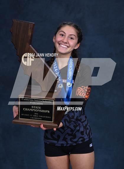Thumbnail 1 in Hilmar vs South Pasadena (CIF Division 4 Final Awards) photogallery.
