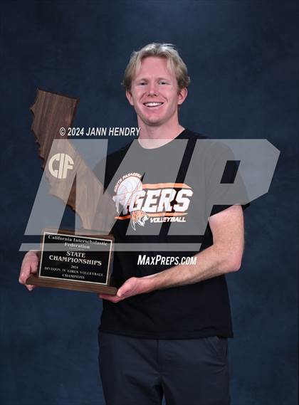 Thumbnail 1 in Hilmar vs South Pasadena (CIF Division 4 Final Awards) photogallery.