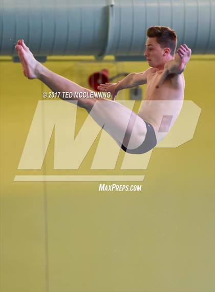 Thumbnail 2 in AAA Championship Dive Meet photogallery.
