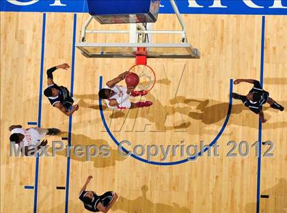Thumbnail 3 in Mater Dei vs. Bullard (CIF D1 SoCal Regional Final) photogallery.