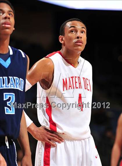 Thumbnail 2 in Mater Dei vs. Bullard (CIF D1 SoCal Regional Final) photogallery.