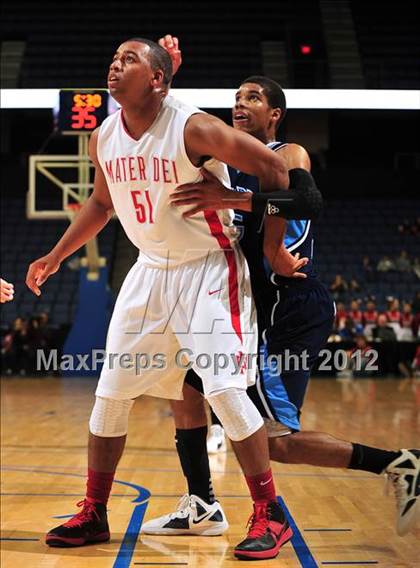 Thumbnail 3 in Mater Dei vs. Bullard (CIF D1 SoCal Regional Final) photogallery.