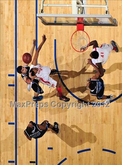 Thumbnail 3 in Mater Dei vs. Bullard (CIF D1 SoCal Regional Final) photogallery.