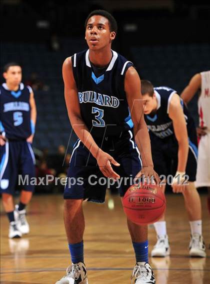 Thumbnail 1 in Mater Dei vs. Bullard (CIF D1 SoCal Regional Final) photogallery.