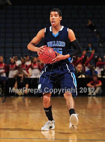 Thumbnail 1 in Mater Dei vs. Bullard (CIF D1 SoCal Regional Final) photogallery.