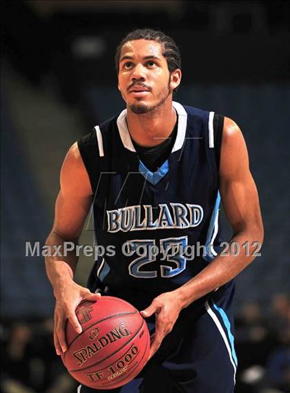 Thumbnail 3 in Mater Dei vs. Bullard (CIF D1 SoCal Regional Final) photogallery.