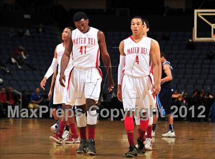 Thumbnail 3 in Mater Dei vs. Bullard (CIF D1 SoCal Regional Final) photogallery.