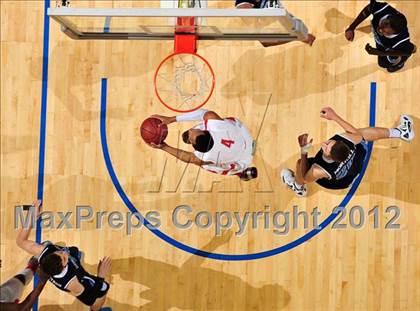 Thumbnail 2 in Mater Dei vs. Bullard (CIF D1 SoCal Regional Final) photogallery.