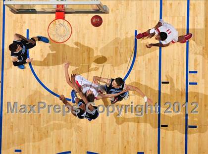 Thumbnail 2 in Mater Dei vs. Bullard (CIF D1 SoCal Regional Final) photogallery.