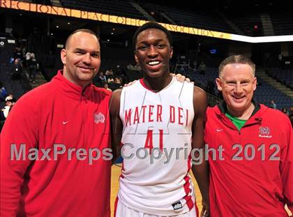 Thumbnail 2 in Mater Dei vs. Bullard (CIF D1 SoCal Regional Final) photogallery.