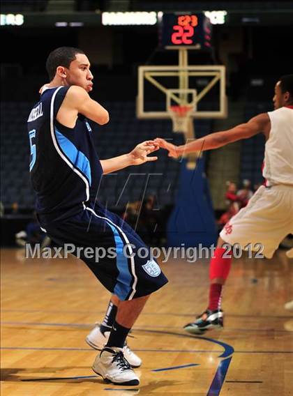 Thumbnail 2 in Mater Dei vs. Bullard (CIF D1 SoCal Regional Final) photogallery.