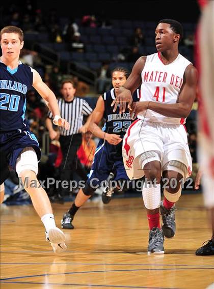 Thumbnail 3 in Mater Dei vs. Bullard (CIF D1 SoCal Regional Final) photogallery.
