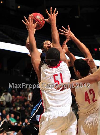 Thumbnail 3 in Mater Dei vs. Bullard (CIF D1 SoCal Regional Final) photogallery.