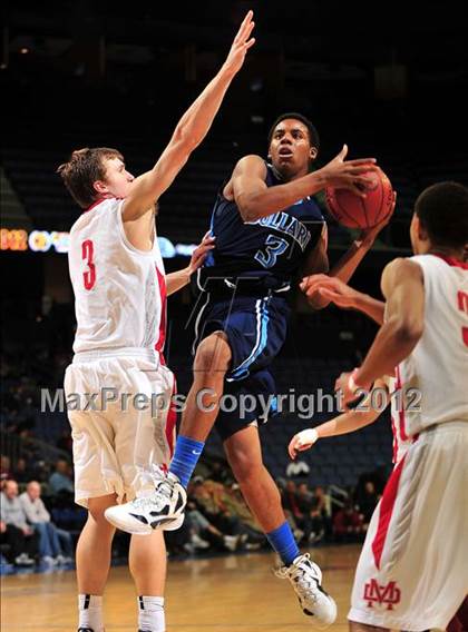 Thumbnail 1 in Mater Dei vs. Bullard (CIF D1 SoCal Regional Final) photogallery.