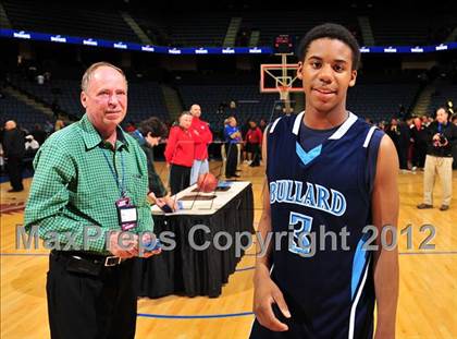Thumbnail 3 in Mater Dei vs. Bullard (CIF D1 SoCal Regional Final) photogallery.