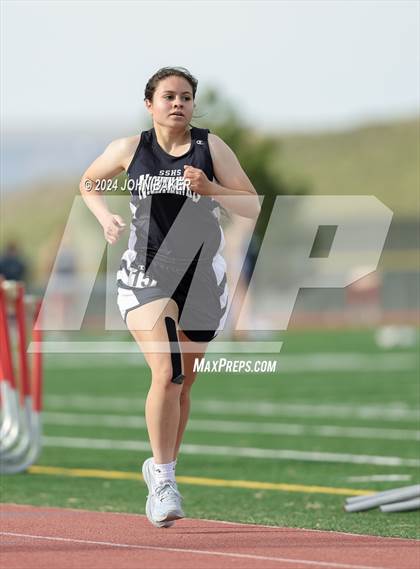 Thumbnail 3 in Fernley Invitational (1600M) photogallery.