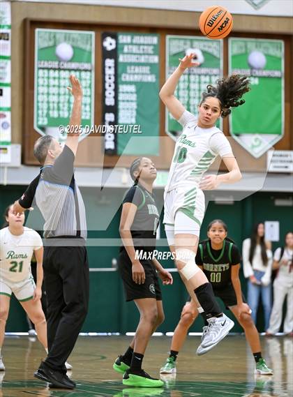 Thumbnail 1 in Lincoln vs. St. Mary's (St. Mary's MLK Classic) photogallery.