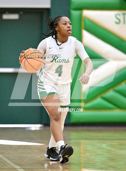 Thumbnail 3 in Lincoln vs. St. Mary's (St. Mary's MLK Classic) photogallery.