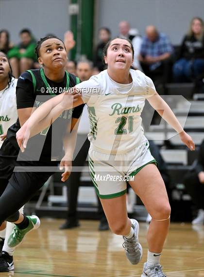 Thumbnail 2 in Lincoln vs. St. Mary's (St. Mary's MLK Classic) photogallery.