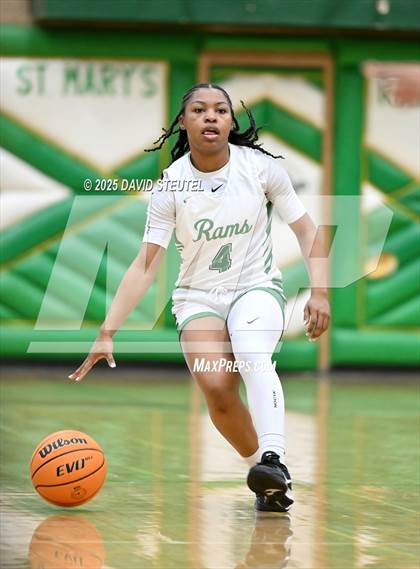 Thumbnail 2 in Lincoln vs. St. Mary's (St. Mary's MLK Classic) photogallery.