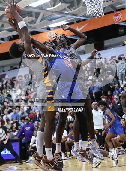 Thumbnail 2 in Bishop Gorman vs. Camden (Spalding Hoophall Classic) photogallery.