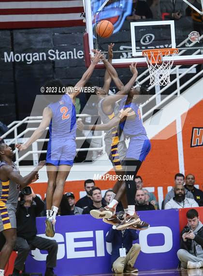 Thumbnail 1 in Bishop Gorman vs. Camden (Spalding Hoophall Classic) photogallery.