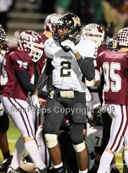 Thumbnail 2 in McGregor vs. Callisburg (Texas Region 2-AA D2 Quarterfinals) photogallery.