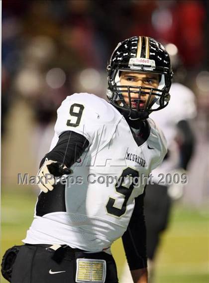 Thumbnail 3 in McGregor vs. Callisburg (Texas Region 2-AA D2 Quarterfinals) photogallery.