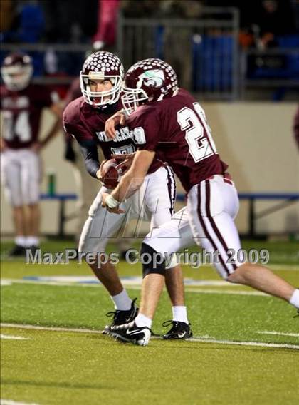 Thumbnail 1 in McGregor vs. Callisburg (Texas Region 2-AA D2 Quarterfinals) photogallery.