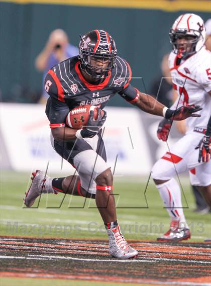 Thumbnail 2 in Under Armour All-American Game photogallery.