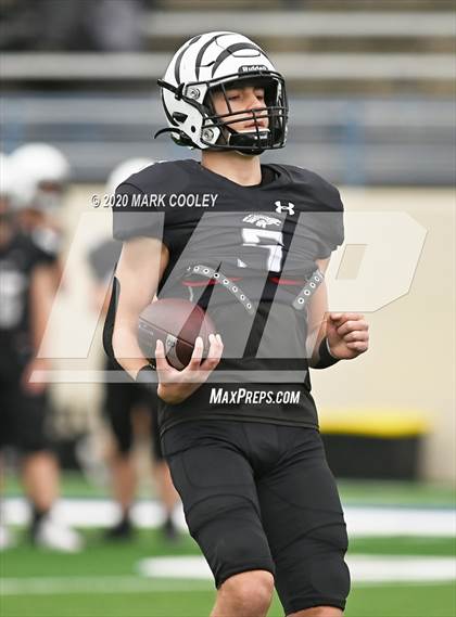 Thumbnail 3 in Malakoff vs. Grandview (UIL 3A D1 Region Semifinal) photogallery.