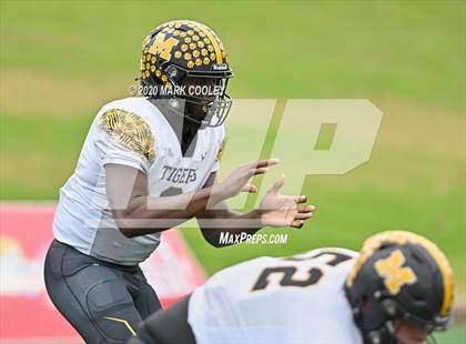 Thumbnail 1 in Malakoff vs. Grandview (UIL 3A D1 Region Semifinal) photogallery.