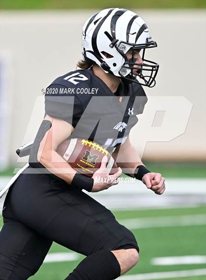 Thumbnail 1 in Malakoff vs. Grandview (UIL 3A D1 Region Semifinal) photogallery.