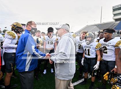 Thumbnail 1 in Malakoff vs. Grandview (UIL 3A D1 Region Semifinal) photogallery.