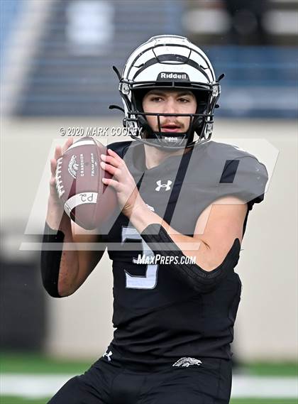 Thumbnail 2 in Malakoff vs. Grandview (UIL 3A D1 Region Semifinal) photogallery.