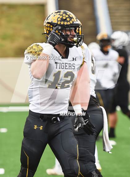 Thumbnail 3 in Malakoff vs. Grandview (UIL 3A D1 Region Semifinal) photogallery.
